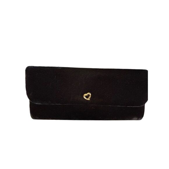 Vintage Victorias Secret Black Velvet Clutch Purse With Gold Heart Accent - Picture 8 of 9